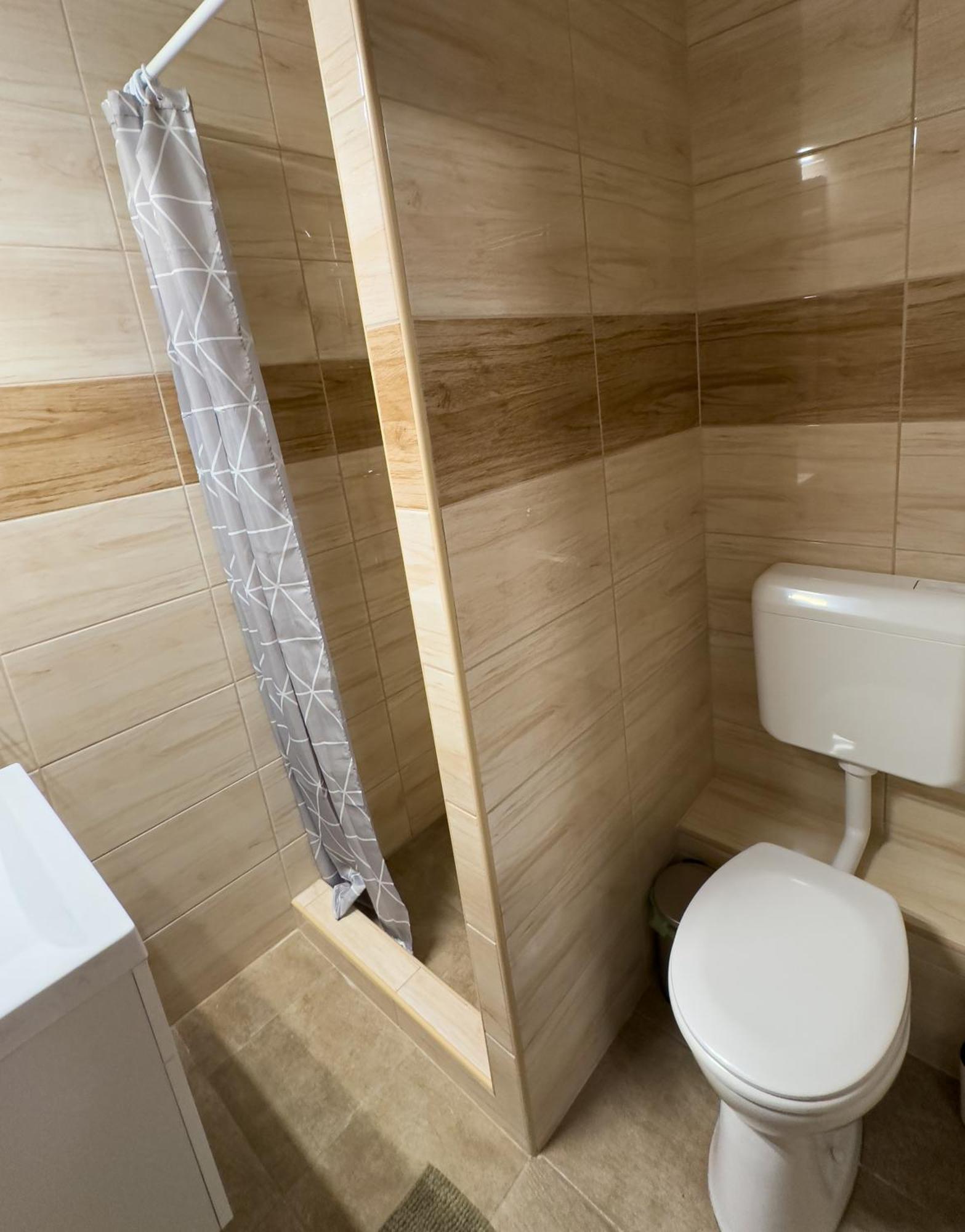 Rp Apartmanhaz 代姆延 外观 照片