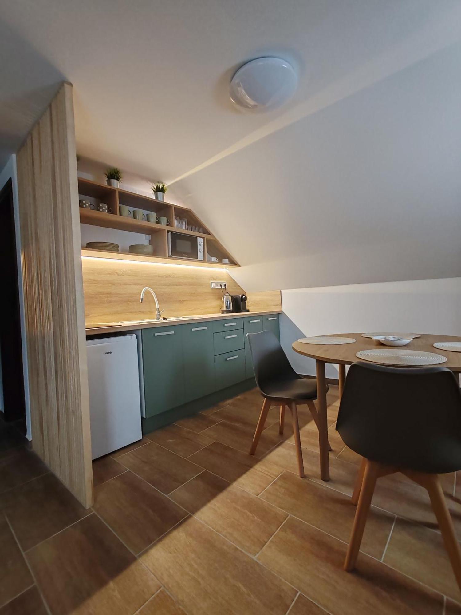 Rp Apartmanhaz 代姆延 外观 照片