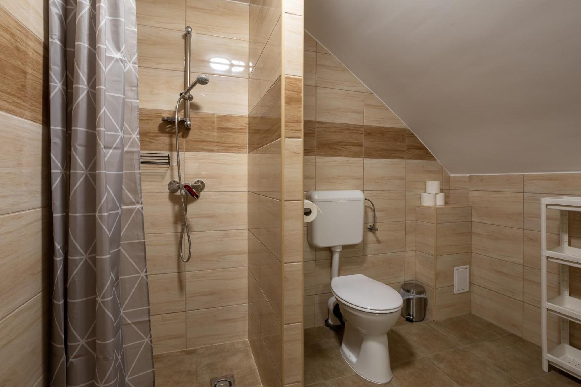 Rp Apartmanhaz 代姆延 外观 照片